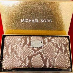 Michael Kors wallet